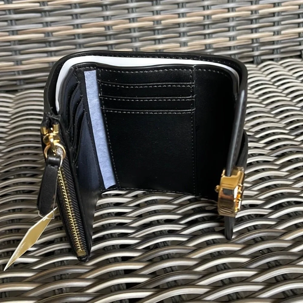 MICHAEL KORS CARMEN MEDIUM LOGO AND FAUX LEATHER WALLET BLACK - Picture 15 of 16